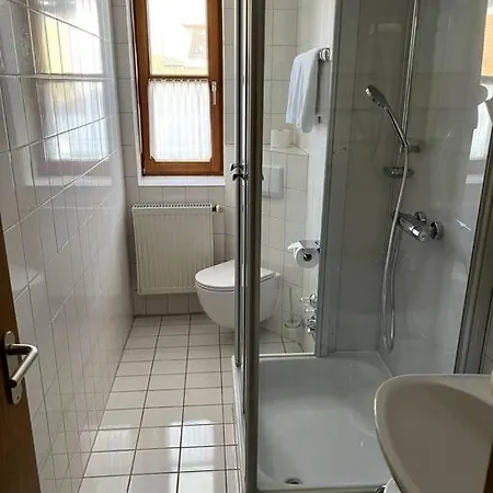 Geraumiges Mit Balkon In 16 Min Am Ostbahnhof *